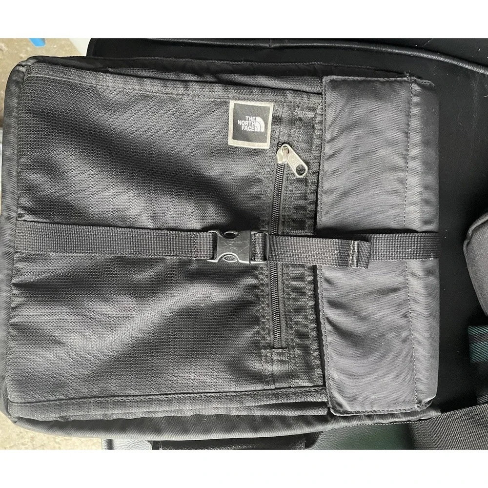The North Face Black Padded Tablet Small Laptop Carry Case W Handle 12x10in